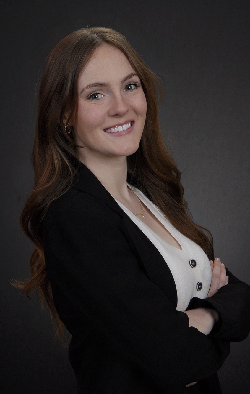 This is a headshot of Kira Gendjar.