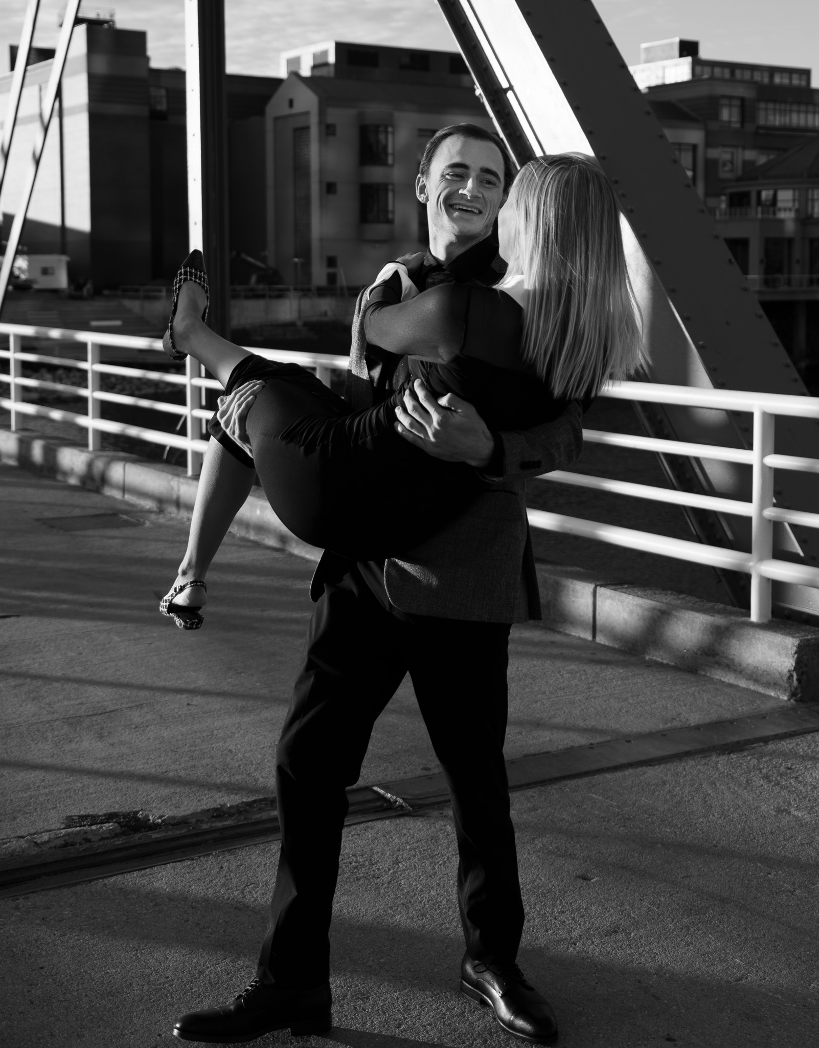 Photo of an engaged couple by Kira Gendjar.